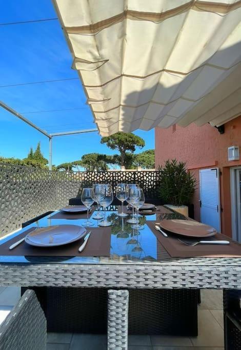 Studio Climatise, Terrasse, Parking Prive, 50M De La Plage Saint-Tropez Kültér fotó
