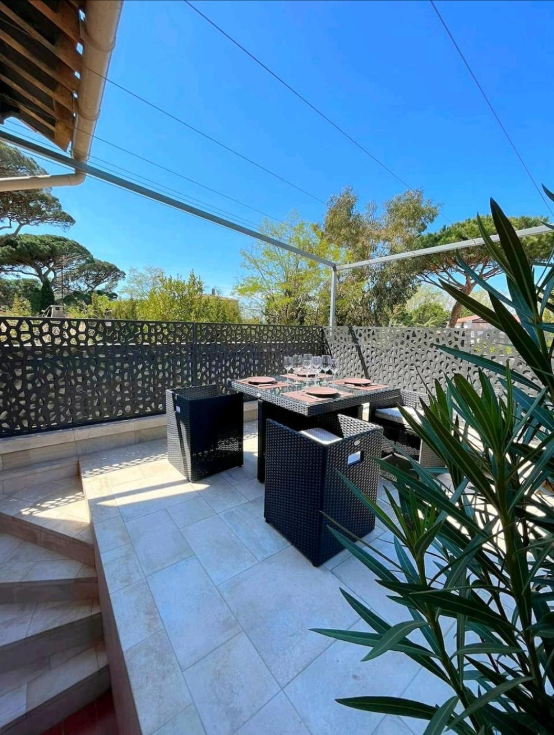 Studio Climatise, Terrasse, Parking Prive, 50M De La Plage Saint-Tropez Kültér fotó
