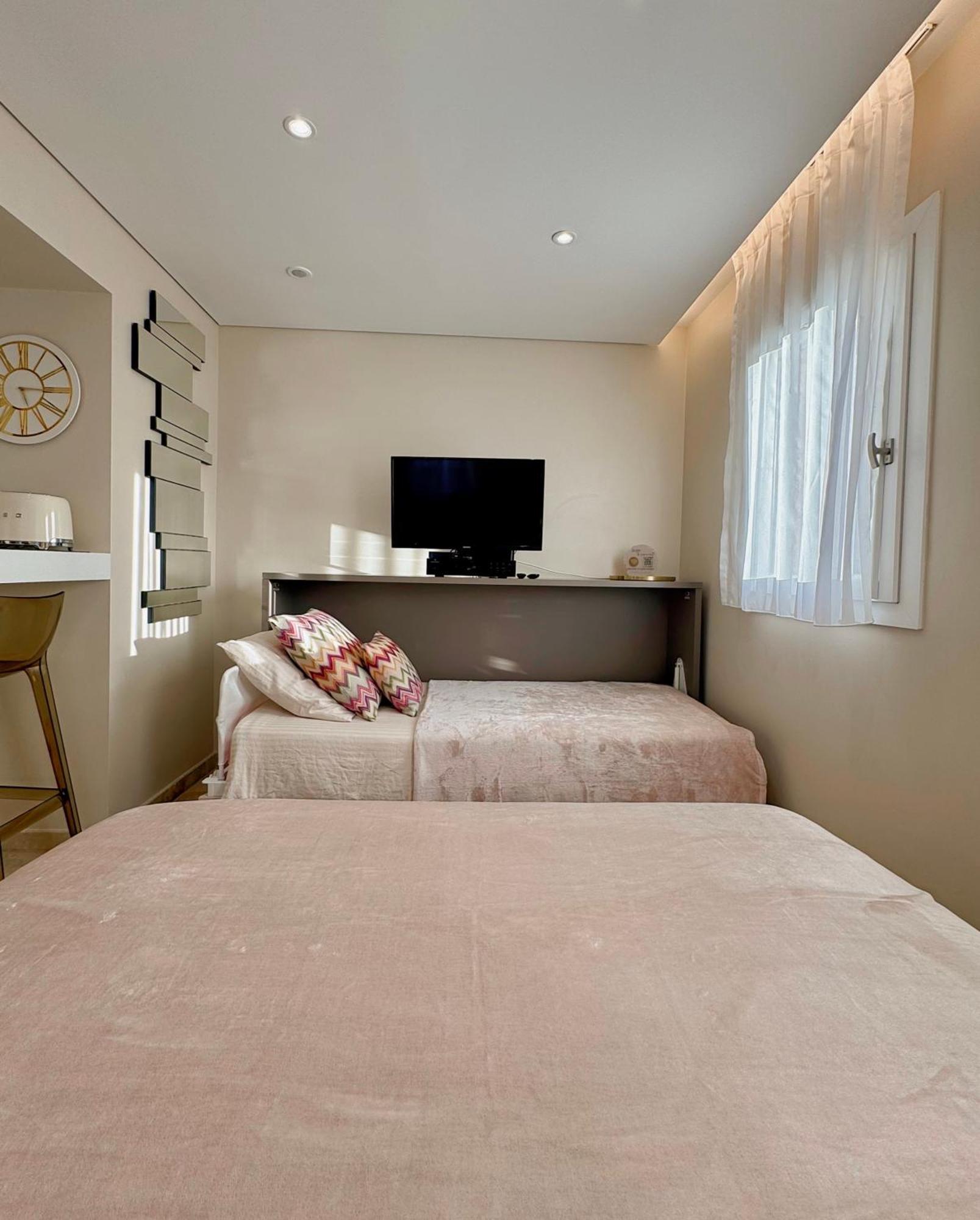 Studio Climatise, Terrasse, Parking Prive, 50M De La Plage Saint-Tropez Kültér fotó