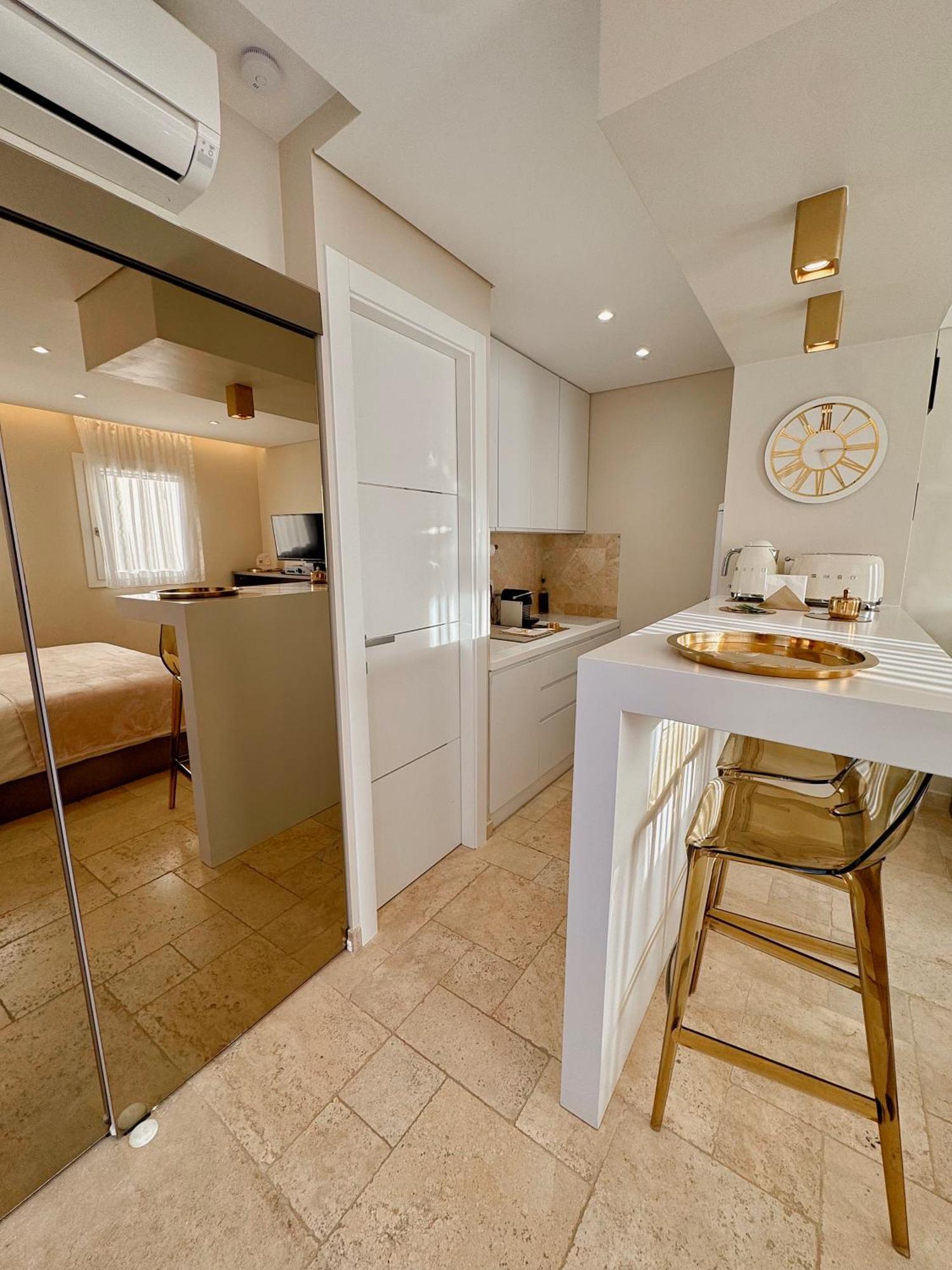 Studio Climatise, Terrasse, Parking Prive, 50M De La Plage Saint-Tropez Kültér fotó