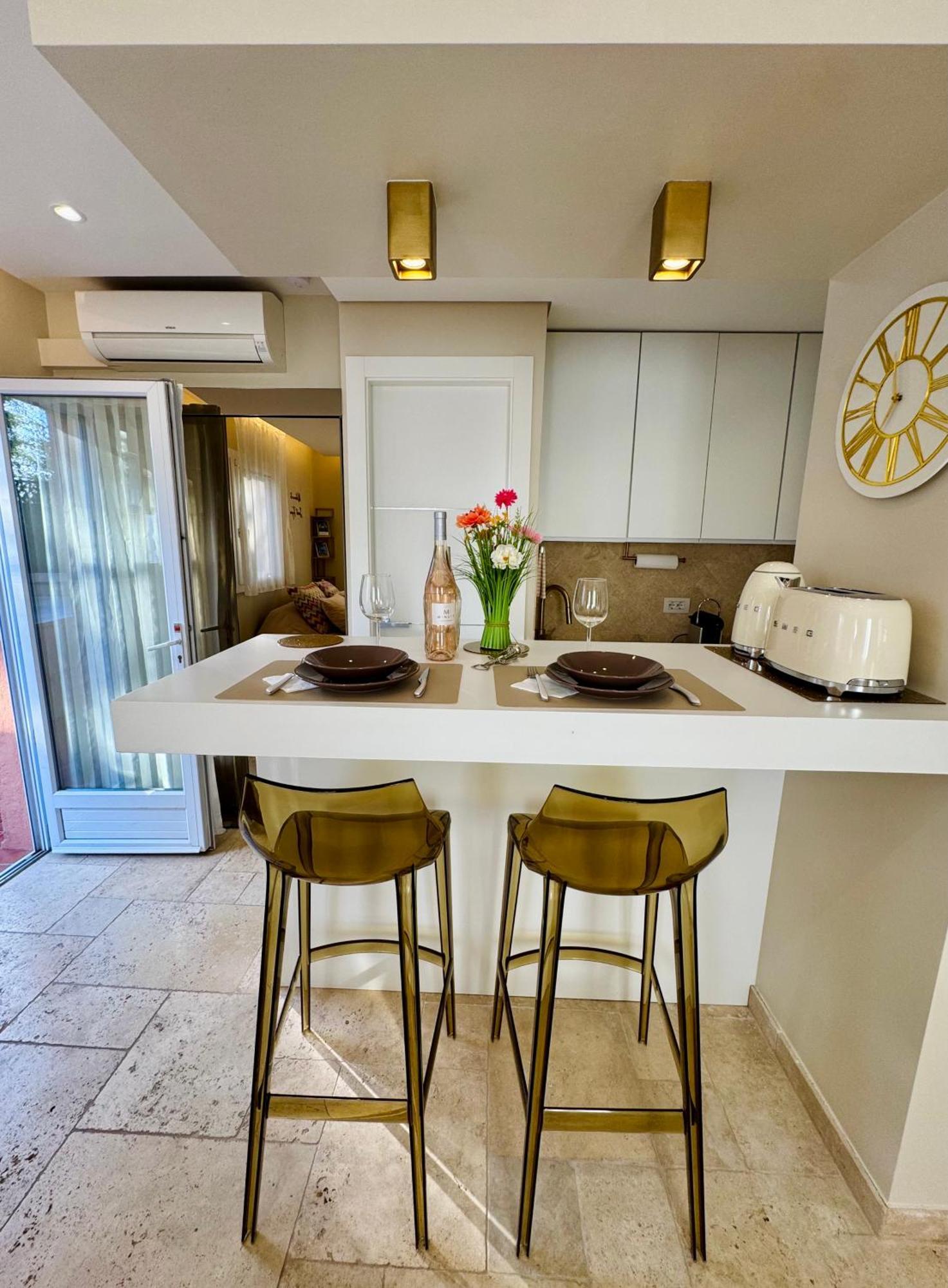 Studio Climatise, Terrasse, Parking Prive, 50M De La Plage Saint-Tropez Kültér fotó